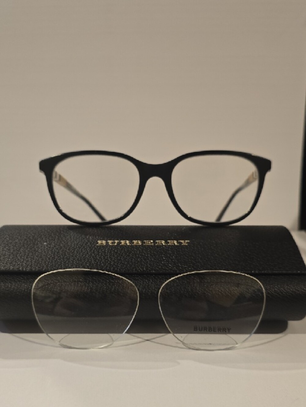 Burberry  BE2205
SKU: 222273
Frame Color: 3001 Black - Picture 2 of 13